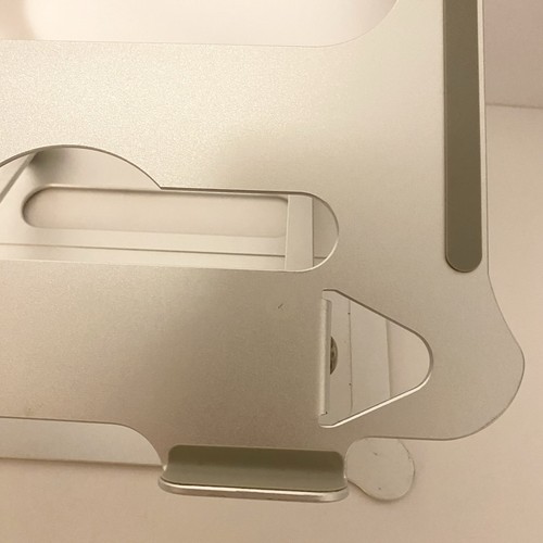 Supporto Portatile Regolabile in Alluminio per MacBook o Notebook - Foto 4 di 9