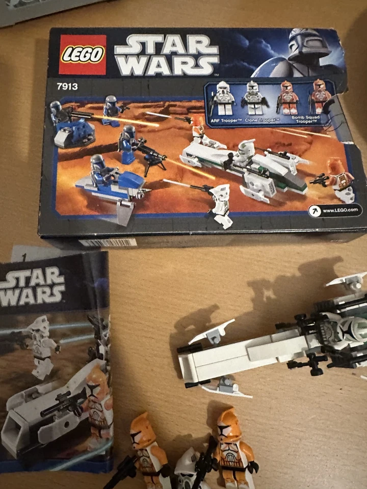 LEGO Star Wars: Clone Trooper Battle Pack (7913) - Photo 2/4