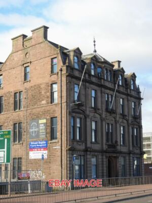 PHOTO  DUNDEE PERTH AND LONDON SHIPPING COMPANY 26 EAST DOCK ROAD DUNDEE. DESIGN