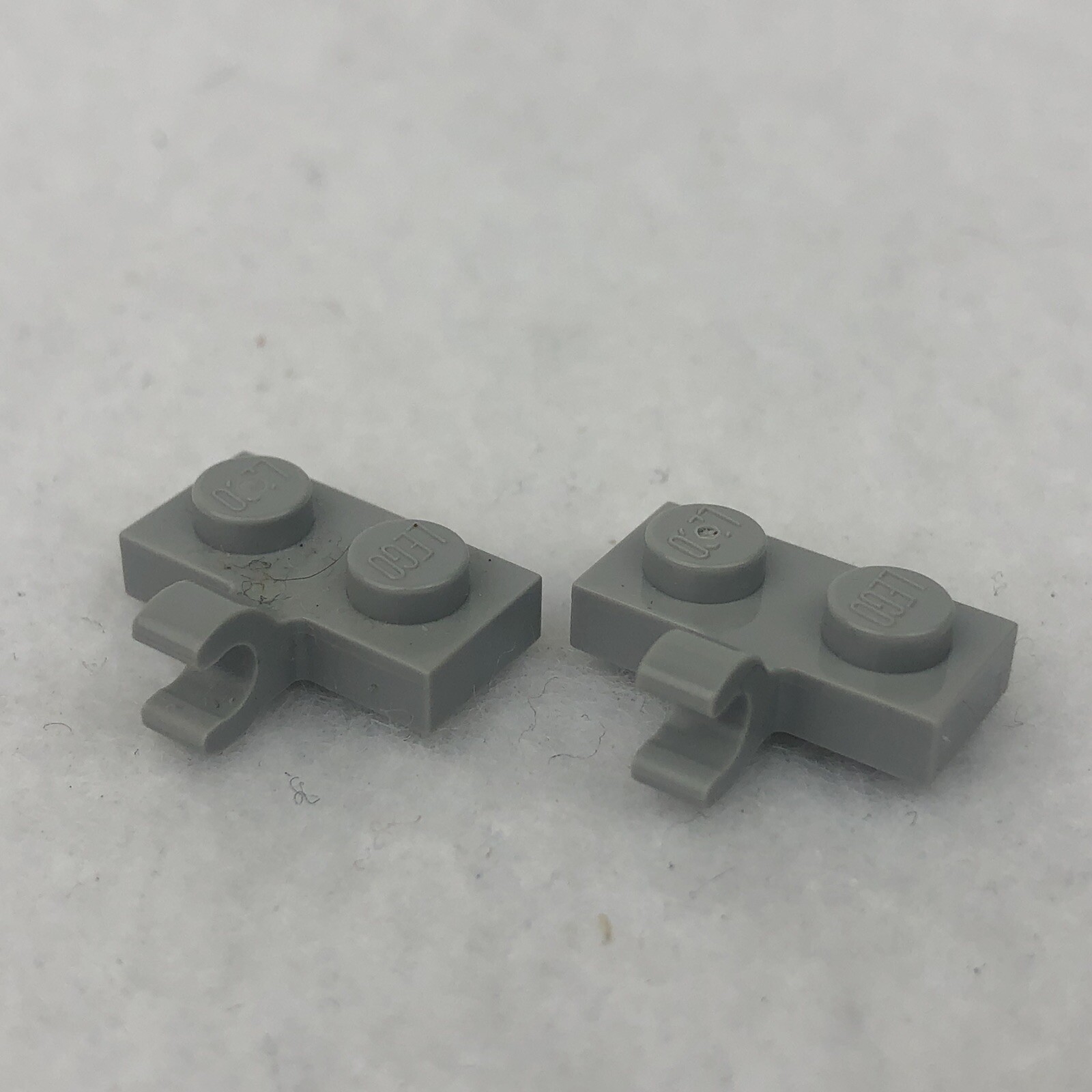LEGO 11476 Light Bluish Gray Plate, Modified 1 x 2 W/ Clip on Side (x2 ...