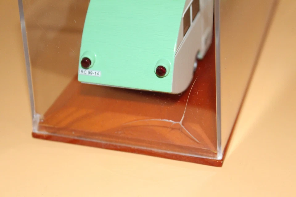 IXO 1:43 Trabant 601 Limousine mit Würdig 301 in Box - Bild 2 von 2