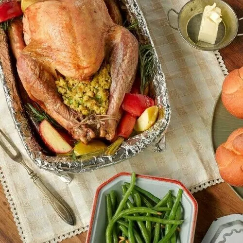 Disposable turkey roasting pan