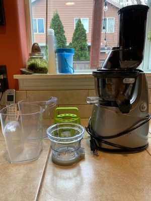 Kuvings Whole Slow Juicer   Excellent Condition   All Parts Included