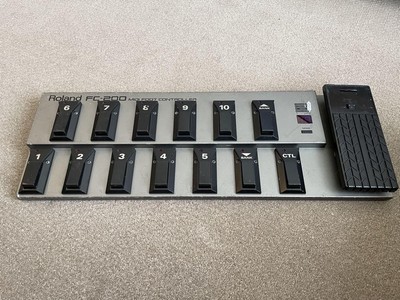 FC-200 MIDI Foot Controller Roland FC-200 MIDI Foot Controller