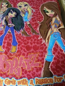 Bratz Fleece Throw Blanket The Only Girls With A Passion For Fashion Pink