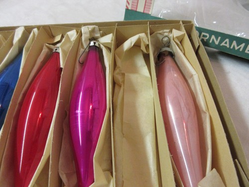 Vintage Poland 5 Glass Christmas Ornaments Icicles with Box #24 - Picture 3 of 6