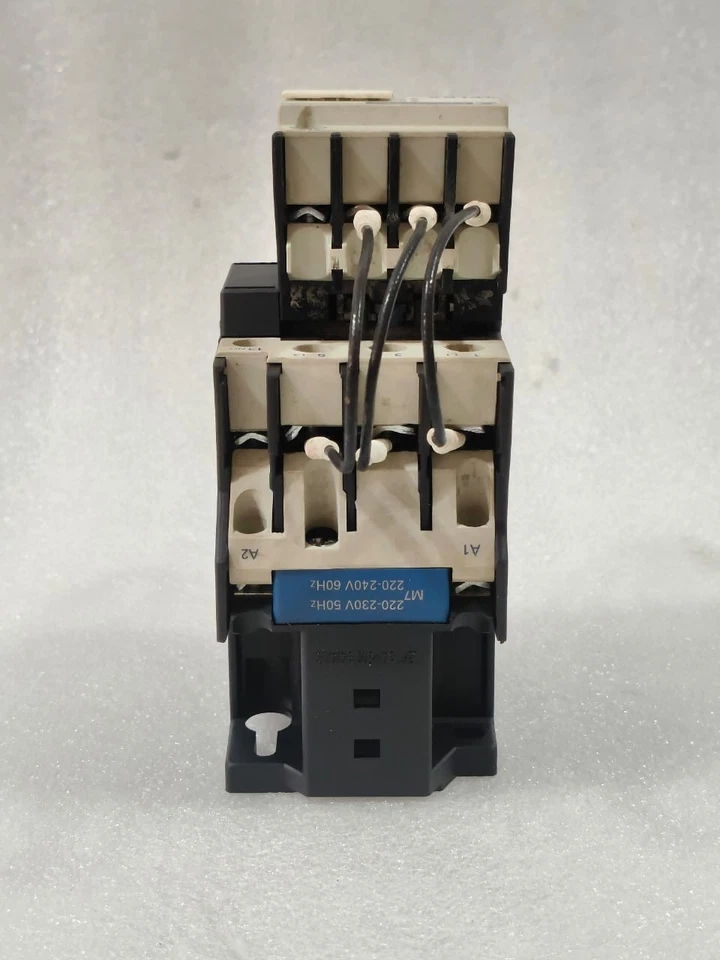 TELEMECANIUE LC1 DMK11 35AMP CAPACITOR CONTACTOR COIL VOLTAGE-220-240V FREE FAST - image 2 of 4