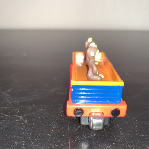 2006 Thomas & Friends Train Take N Play Diecast MONKEY CAR Carnival Circus Rare - Picture 4 of 6