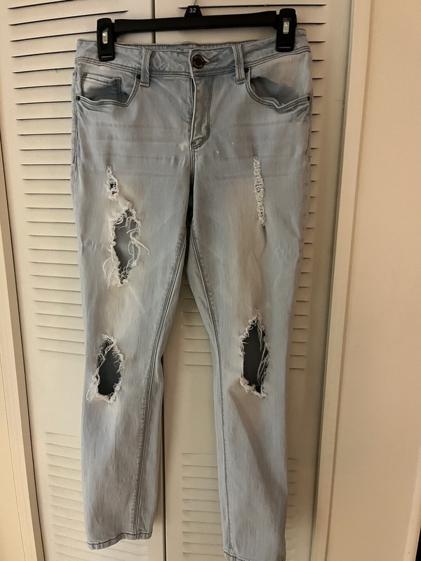 YMI Distressed Jeans Size 5. Light Wash Denim Pants Jeans.