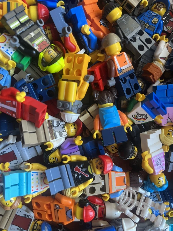 LEGO Minifigures x20 Bulk Suprise Packs! - image 4 of 4