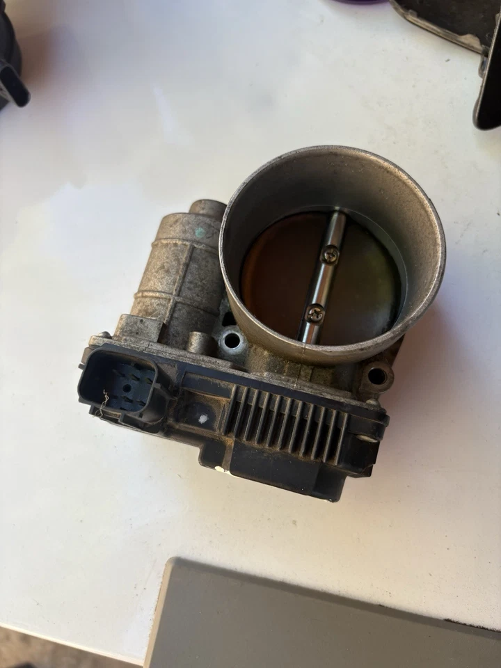 Infiniti M35 2006-2008 carrocería del acelerador ¡OEM 86.439 millas! Foto 2 de 4