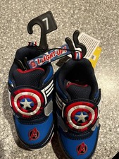 NWT s Marvel Captain America Toddler Size 7 Boys Light-Up Athletic Sneaker Fun