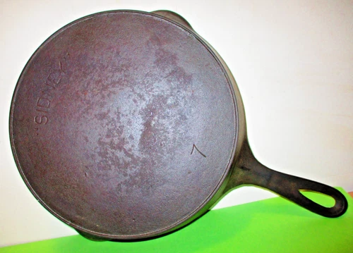 RARE - EARLY "SIDNEY" #7 CAST IRON SKILLET--WAGNER WARE WITH HEAT RING, CLEAN
