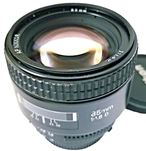 Nikon AF NIKKOR 85mm F/1.8 D Lens No. 401913 VG