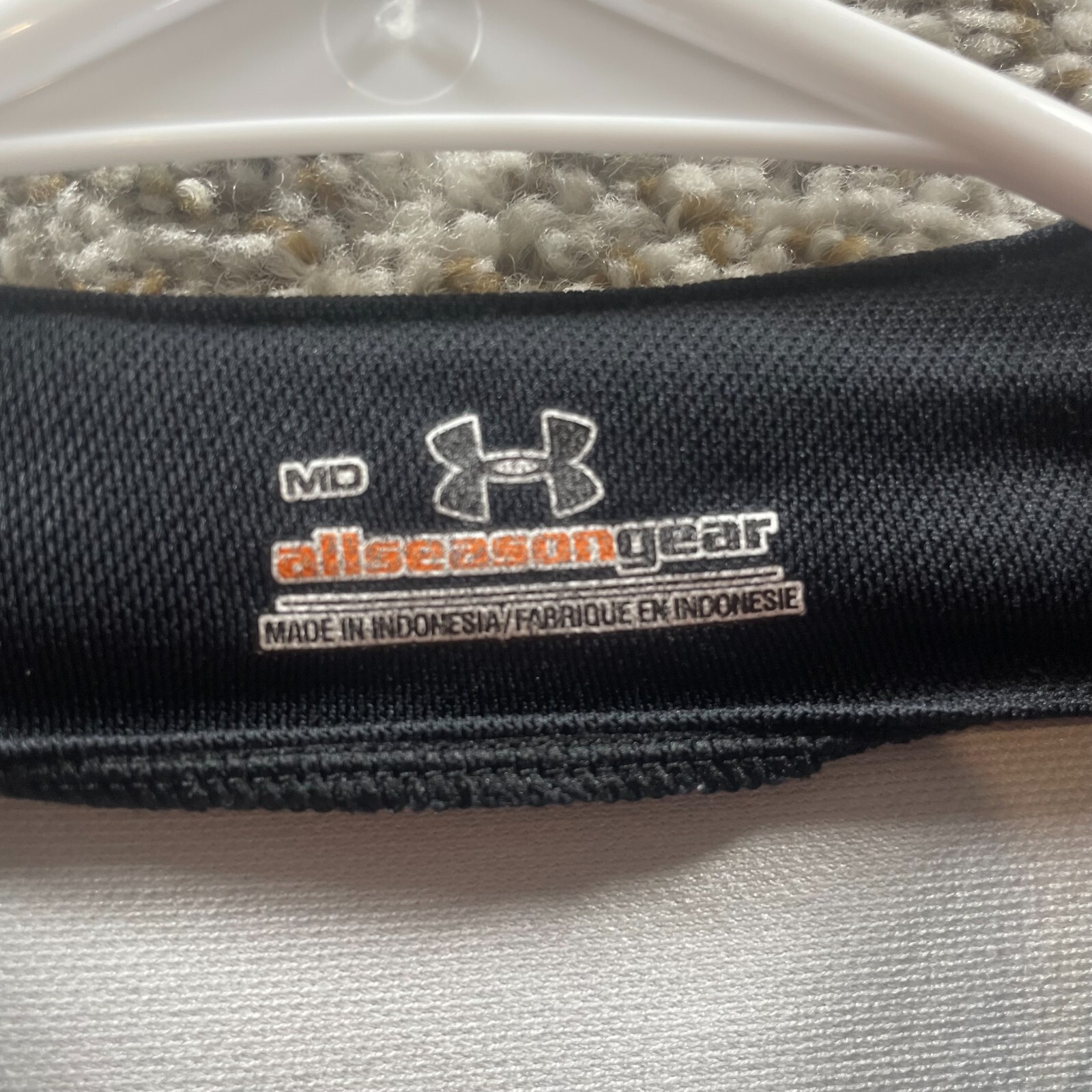 Under Armour Shirt Womens Medium Black WHite Quarter Zip Athletic Run Ladies thumbnail 6