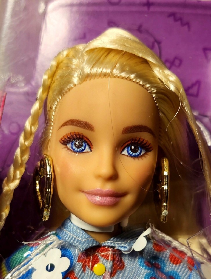 Barbie Extra 12 Long Blonde Heart Imprint Hair Pet Bunny 15 Styling barbie-extra-12-long-blonde-heart-imprint-hair-pet-bunny-15-styling