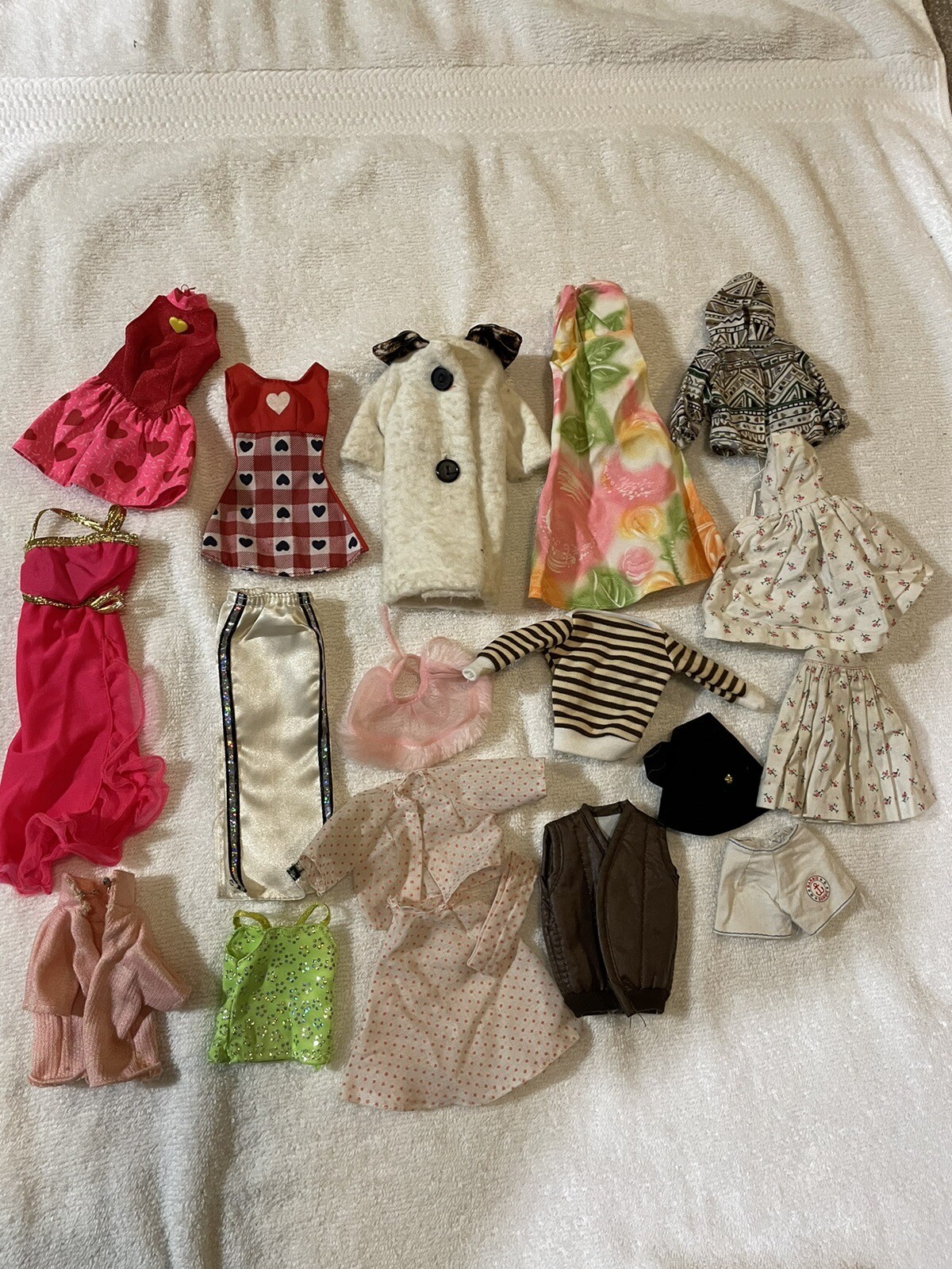 BARBIE DOLL CLOTHES LOT OF 18 PIECES SOME VINTAGE, SOME HANDMADE, SOME