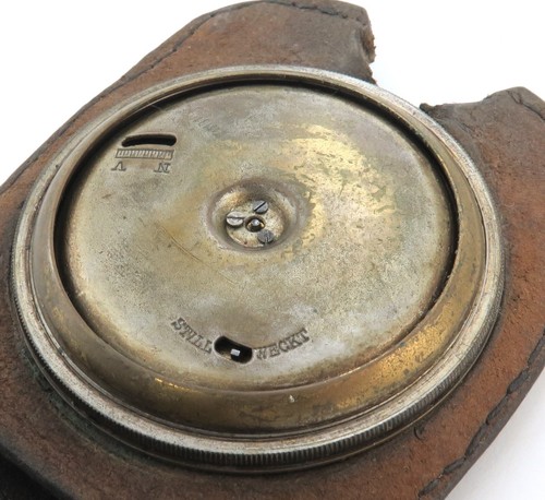 Early 1900s Travel Clock in Protective Leather Case. - Picture 9 of 9
