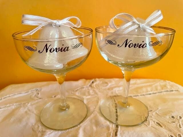VNTG Bride & Groom Wedding Toast Glasses/Copas de Boda Novio y Novia