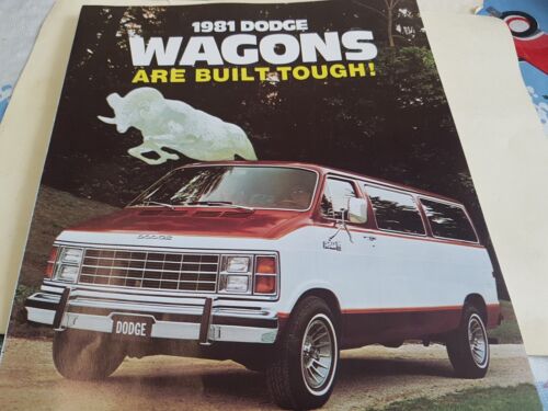1981 CANADA DODGE WAGONS ORIG,CANADIAN SALES BROCHURE FOLDOUT PAGES L@@KFREE S/H - Picture 1 of 24