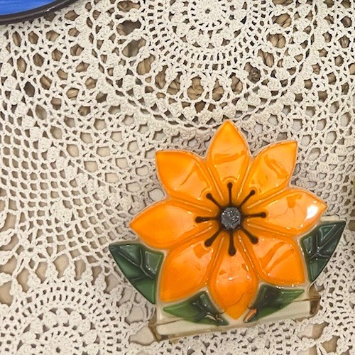 Lucite - Resin - Orange Flower - Napkin Letter Holder - Retro Vintage - Picture 4 of 6