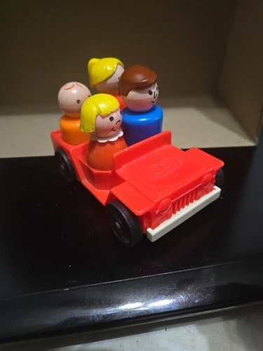 Vintage Fisher Price Little People Red 4 seat Jeep Car Family Of 4 Peoole Jm1