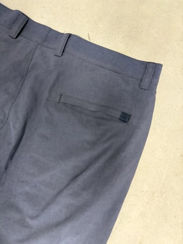 Peter Millar Salem Performance Shorts Mens 34 Black Flat Front Golf Hybrid Chino - Picture 6 of 6