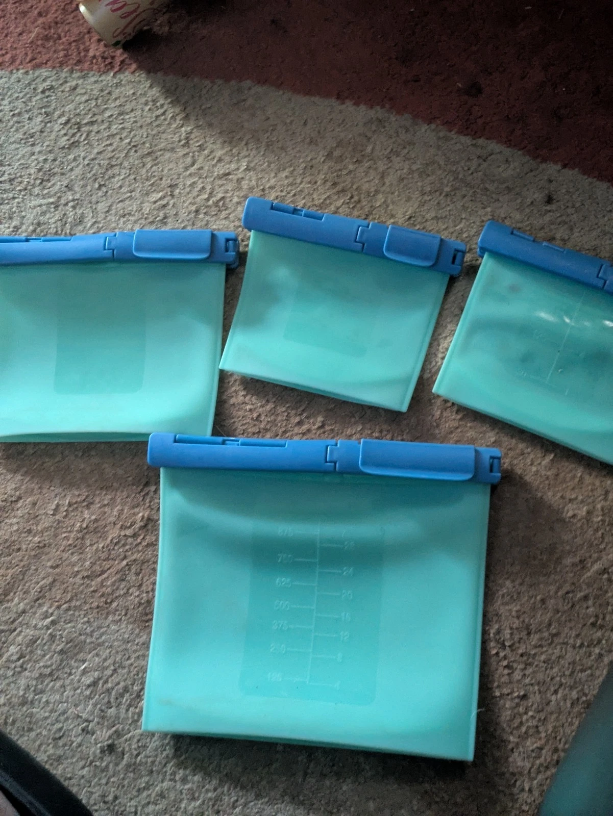 Reusable Silicone Food Storage Bags Set of 4 Double Lock Leakproof Freezer Bags
Opens in a new windo