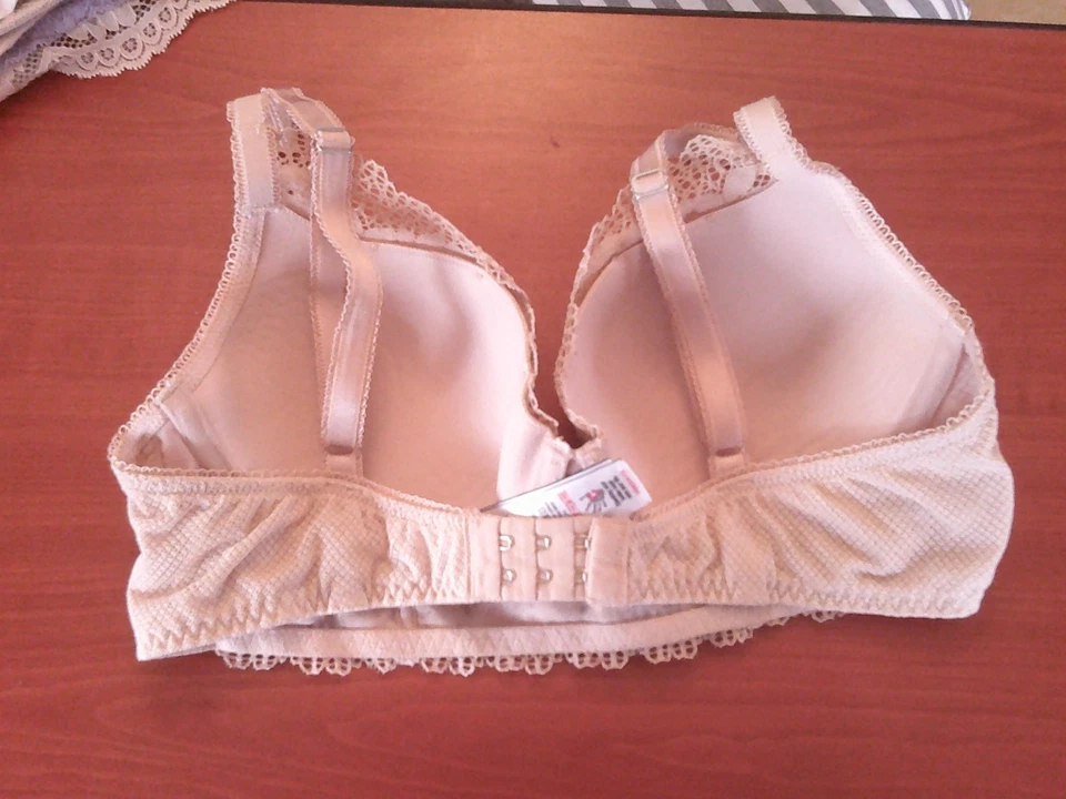 next Sujetador con aros acolchado Reino Unido 36B EE. UU. 36A Euro 80B Francia 95B Rosa Foto 4 de 4