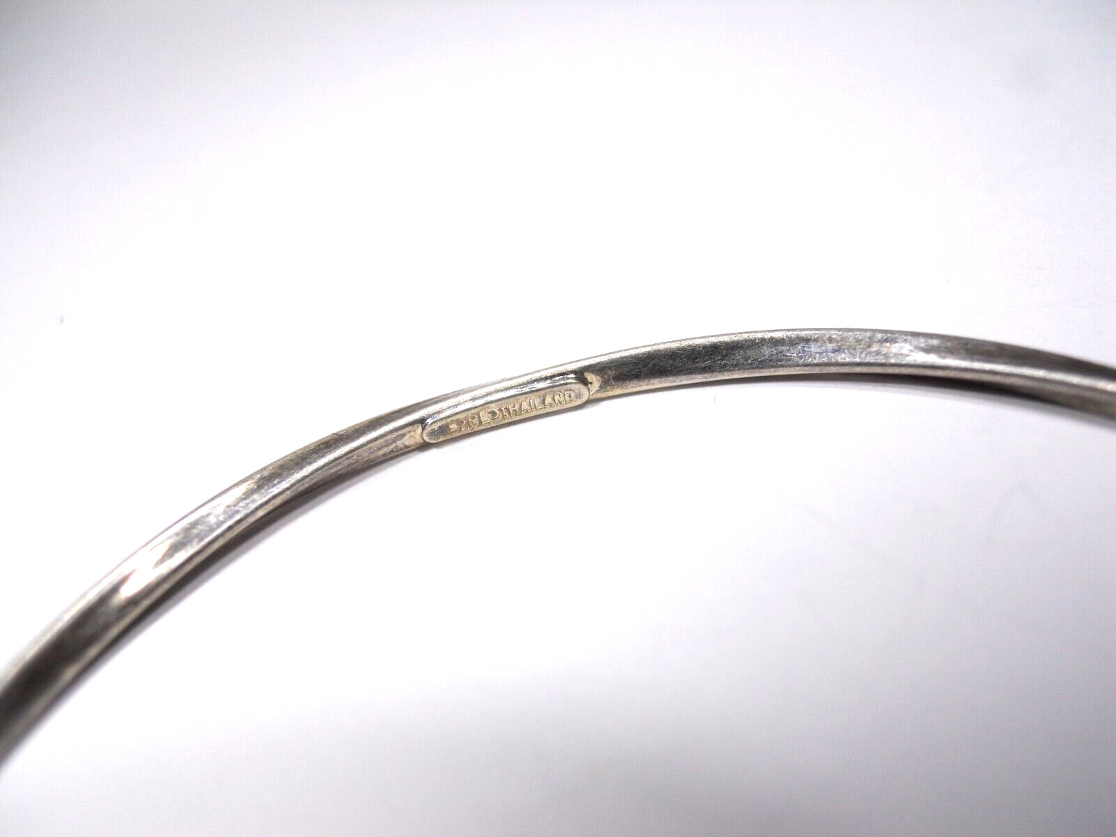 STACKABLE MODERN ROUND TWISTED DESIGN BANGLE 2.5m… - image 3