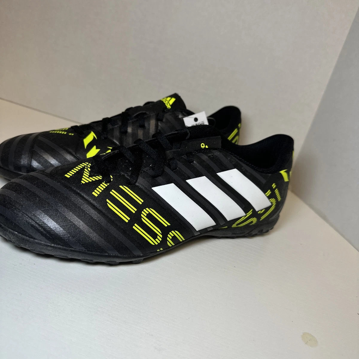 Preços baixos em Adidas Nemeziz Messi Chuteiras e Tênis de Futebol