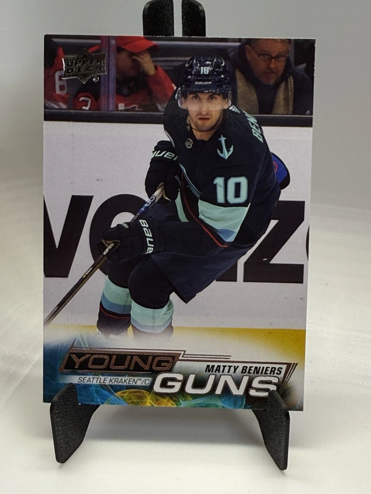 2022-23 Upper Deck Series 1 - Young Guns Matty Beniers #213 (RC)