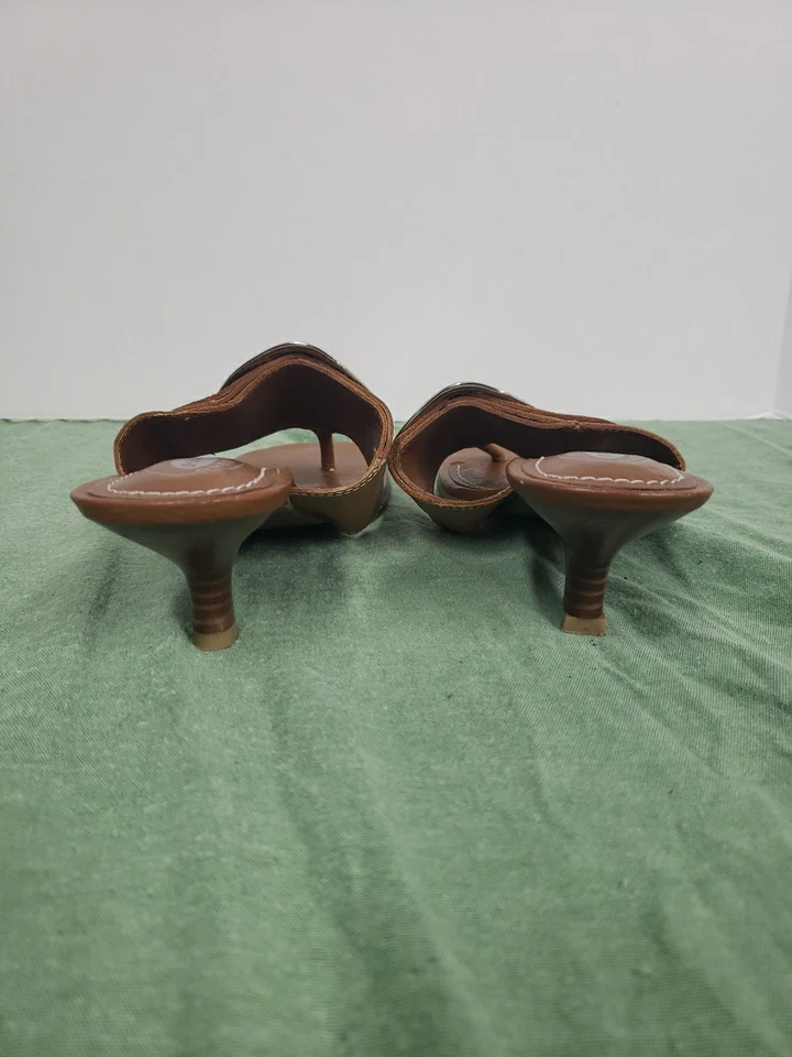 Dr Scholls Mujer Talla 7M Marrón Tostado Tanga Gatito Tacón Zodiaco Con Hebilla Foto 3 de 4