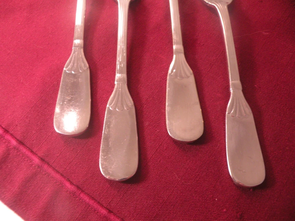 Juego de 4 tenedores de cena Retroneu de acero inoxidable 18/10 PRÍNCIPE DE GALES 7 5/8" Foto 3 de 4