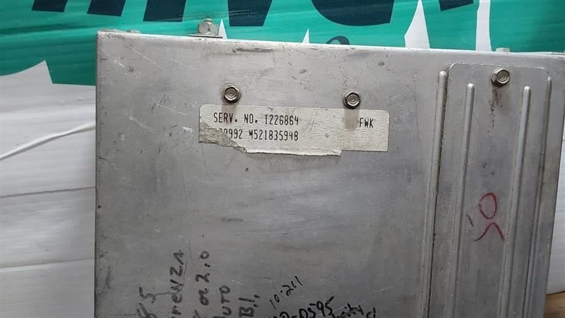 Módulo de control del motor Oldsmobile Firenza 1985  Foto 2 de 3