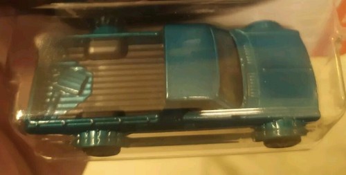 Hot Wheels 2025 - 1975 Datsun Sunny Truck Case D 1:64 - Foto 3 di 4