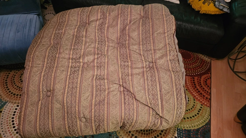 Juego de edredón vintage Royal Velvet de Fieldcrest dorado damasco reina Foto 2 de 4