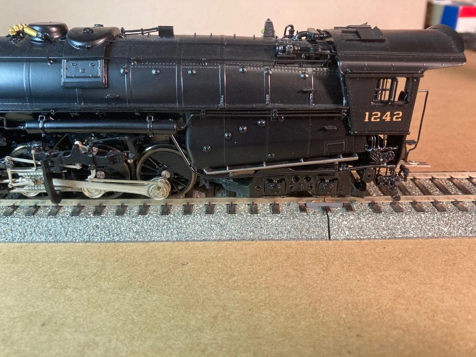 Norfolk & Western 2-6-6-4 Class A #1242 with Aux tender by PSC Fac Ptd Brass New - Image 4 of 4