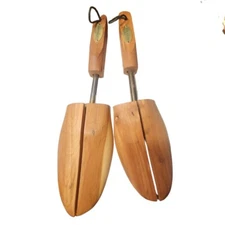 Woodlore Mens cedar shoe trees Size 8- 12