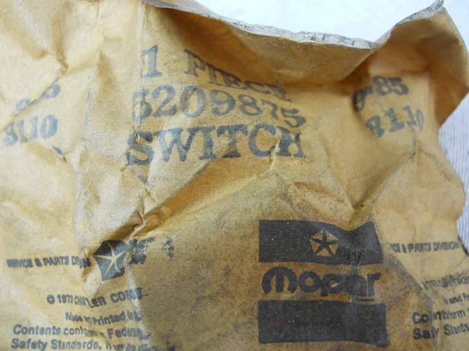 INTERRUPTOR LIMPIAPARABRISAS ESCOTILLA TRASERA DODGE OMNI HORIZON MOPAR 5209875 1979-1985 Foto 3 de 3