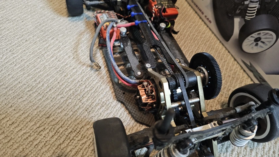 Винтажный рентгеновский гоночный радиоуправляемый туркар T-1 1:10 - Изображение 4 из 4