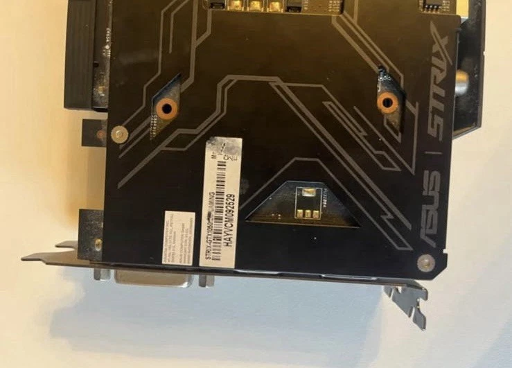 ASUS ROG Strix GTX 1050 2GB - Dual Fan Gaming Graphics Card - Image 4 of 4