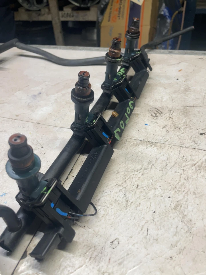 1999-2003 JAGUAR XJ8 Fuel Rail w/ Injector Complete With Injectors OEM Foto 3 de 4