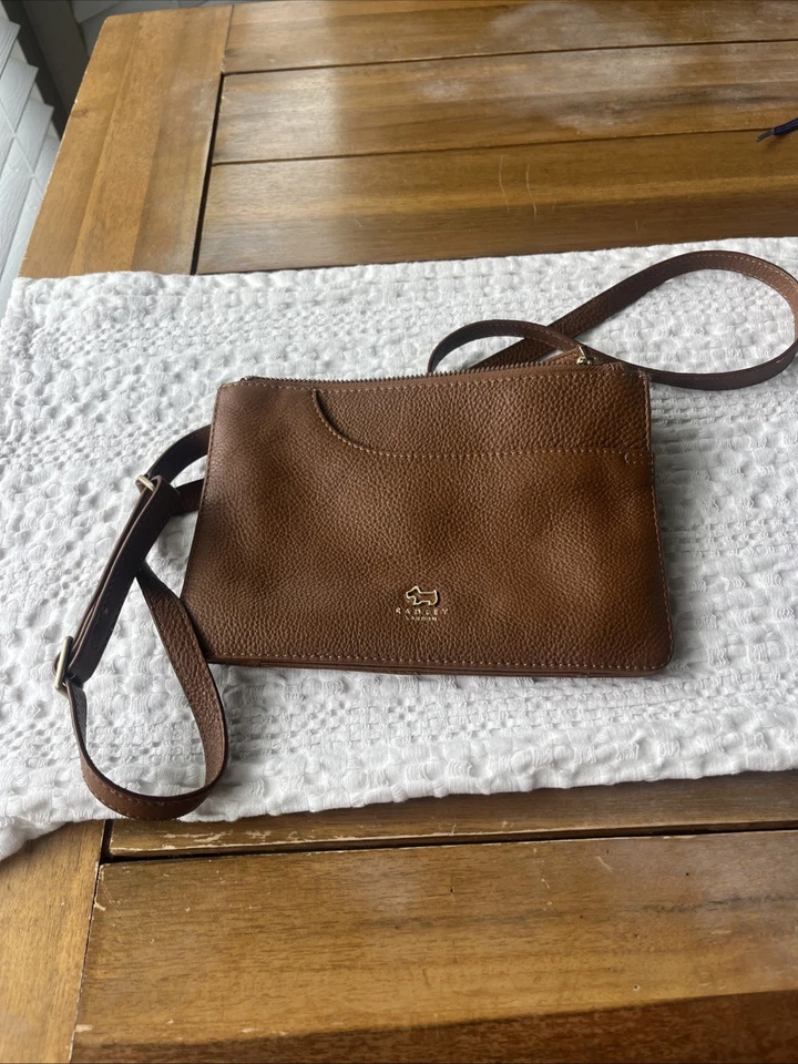 Bolso Bandolera RADLEY LONDON Bolsillo Compartimento Cuero Usado en Excelente Condición Foto 2 de 4