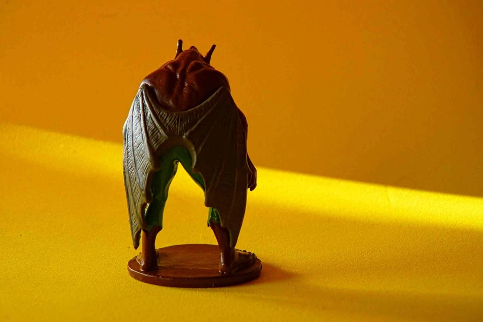 MAN-BAT, MINIATURE FIGURINE, 2.16" TALL, SHARP DETAILS - Image 4 of 4