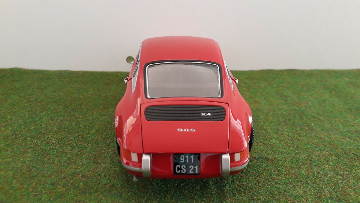 Porsche 911 2,4L S Rouge 1/18 Universal Hobbies - Voitures De Légende 3205 - Occasion