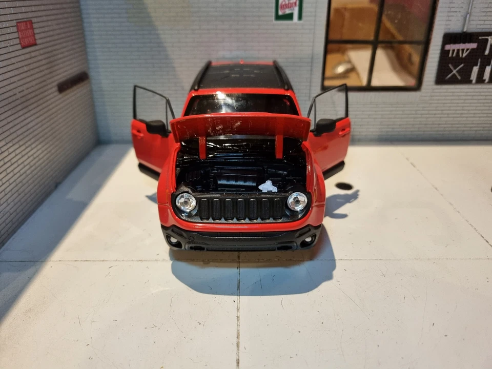 Jeep Renegade Trailhawk 2015 Red 1:24 Scale Detailed Diecast Welly Model - Image 3 of 4
