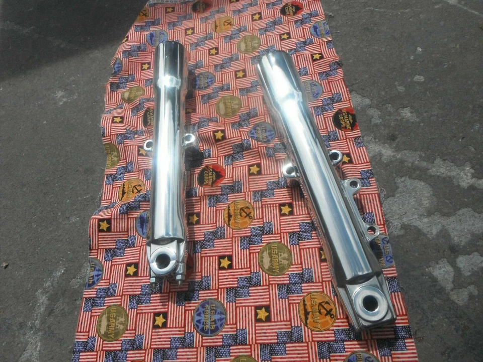 Horquillas delanteras Harley patas inferiores 2000-2006 POLISHED Softail Fatboy SIN CAMBIO Foto 3 de 4