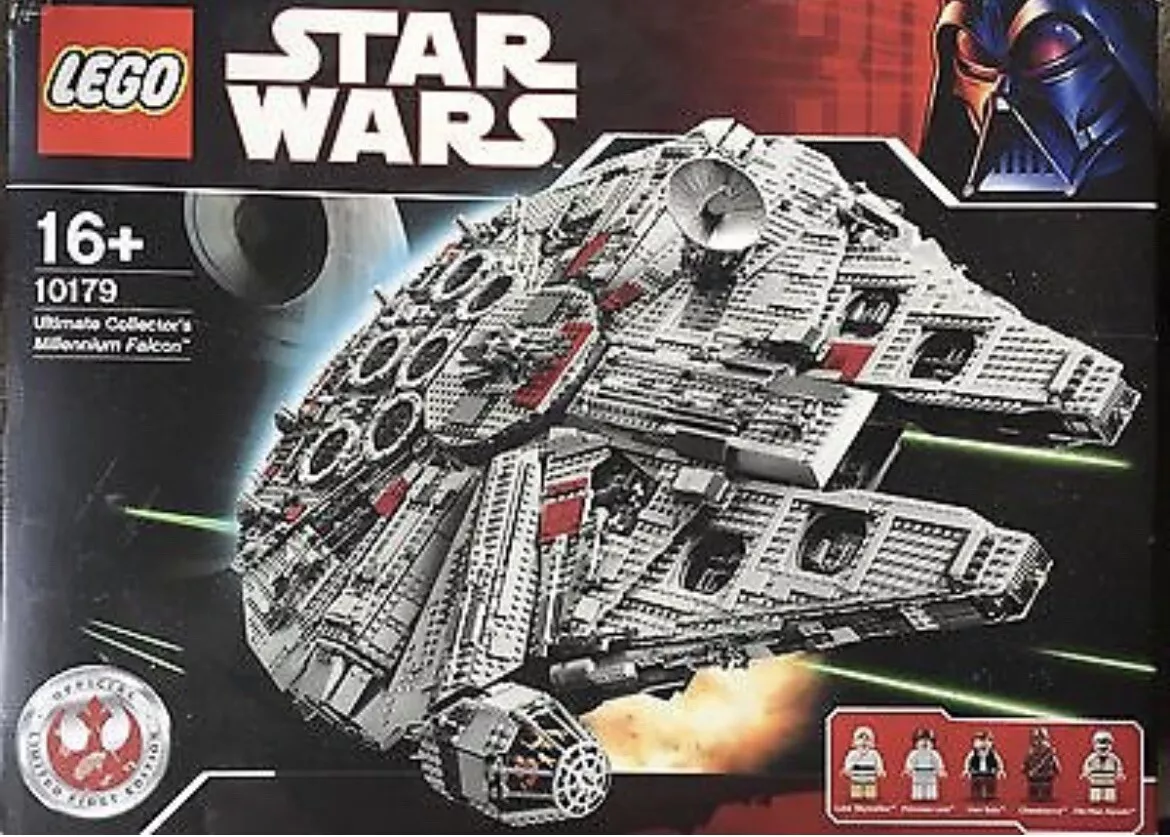 LEGO Star Wars 10179 pas cher, Ultimate Collector's Millennium Falcon