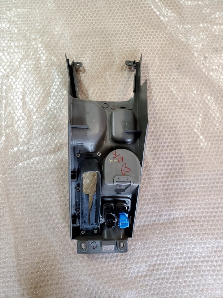 2000 2001 Subaru Legacy Outback Center Console Cup Holder Parking Brake